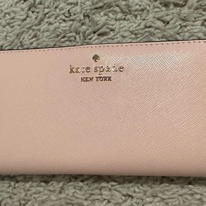 Kate Spade Madison large bifold wallet. Conch pink saffiano leather.